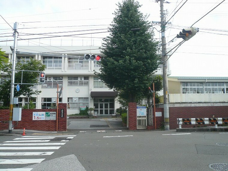 【小学校】江ノ口小学校まで359m