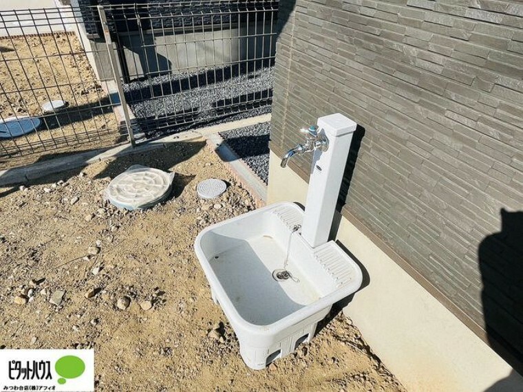 庭 洗車や庭のお手入れに便利な外水栓