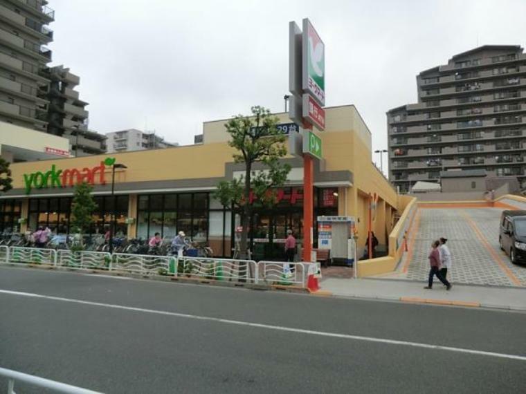 スーパー ヨークマート東砂店　378m