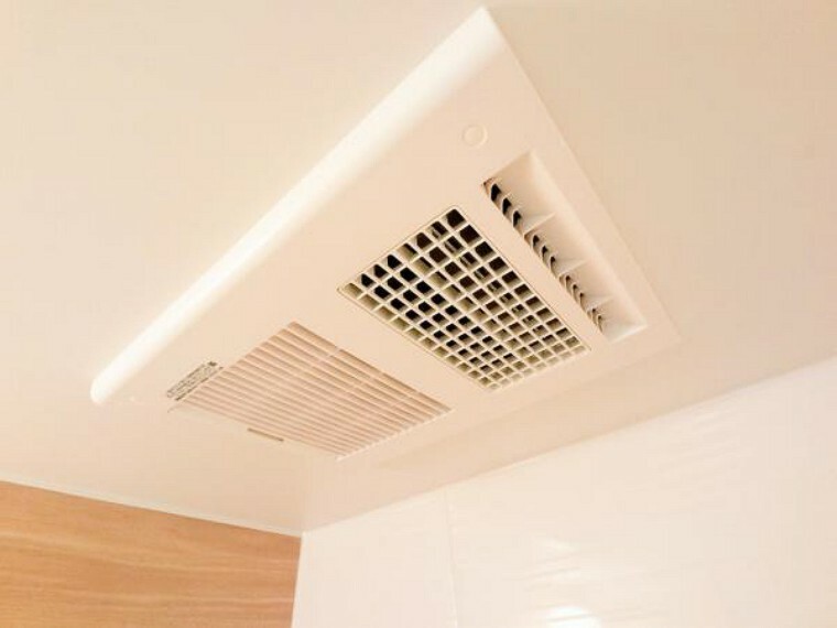冷暖房・空調設備 浴室乾燥機能はカビの発生を抑制し、雨の日の洗濯の強い味方です。