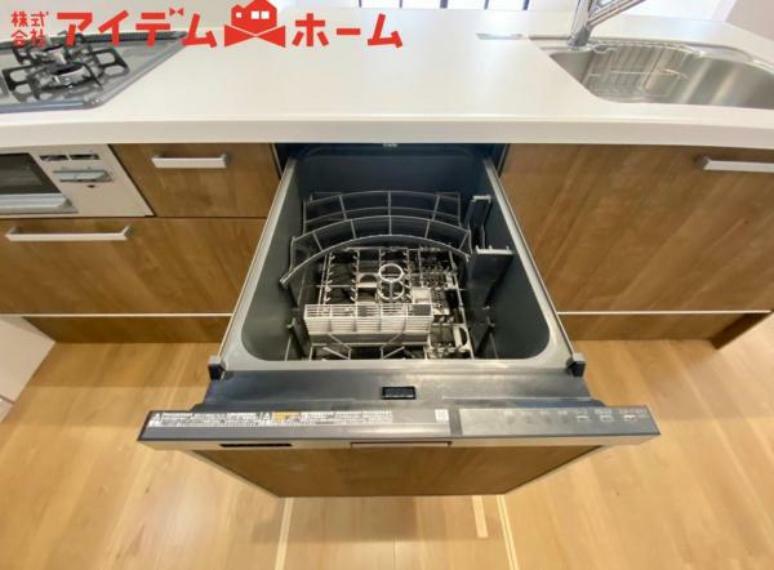 食洗機 手間・時間をかけず、効率よく食器類を洗浄。家事の時間を大幅に短縮出来ます。