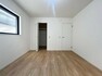 洋室 各室収納スペースでお部屋を広く利用できます。