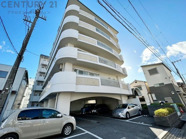 敷地内駐車場 空き室につき内覧可能