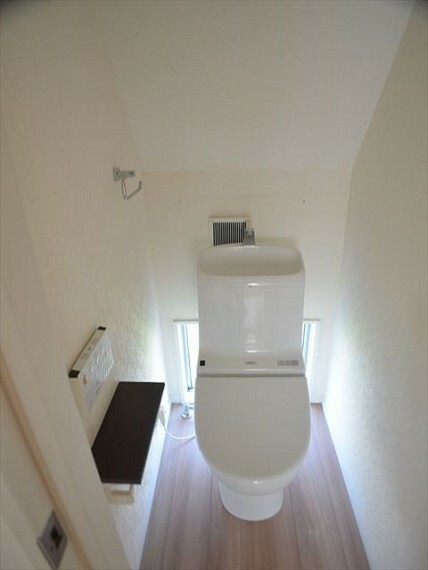 トイレ 1階と3階にトイレアあります