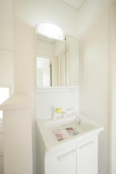 洗面化粧台 ■セカンドサニタリー（2階）■