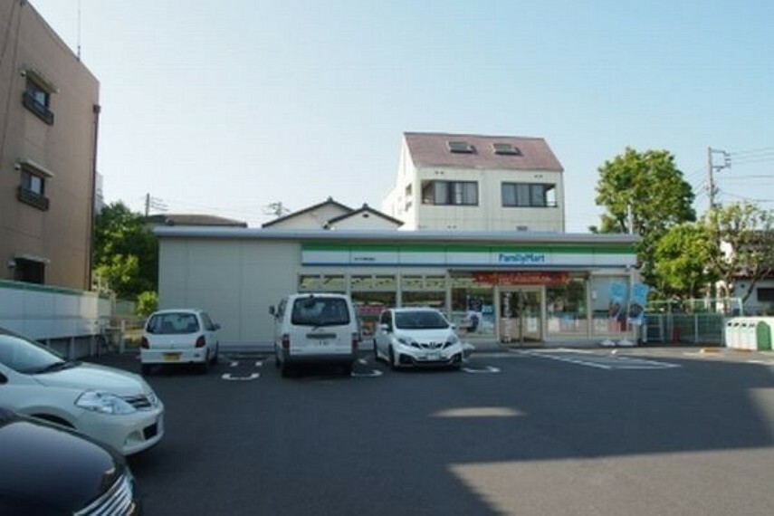 コンビニ ファミリーマート市川行徳街道店 徒歩5分。