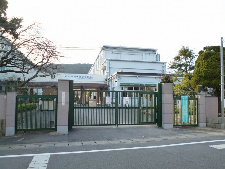 小学校 【小学校】陵ヶ岡小学校まで500m