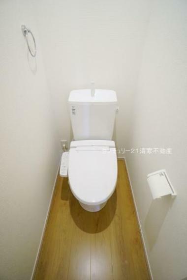 トイレ 1号棟:温水洗浄便座付きトイレ！（2023年11月撮影）