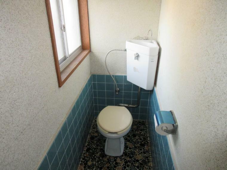 2階洋室トイレ