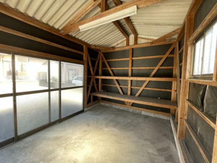 外観写真 【現況倉庫】倉庫の内部です。自転車など収納可能です。