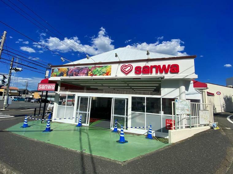 スーパー スーパー三和奈良北店（スーパー三和奈良北店まで240m 地域密着型でお客様の便利を追求したスーパーマーケット。生鮮食品を中心に加工食品、日用雑貨の品揃えも充実しています。）