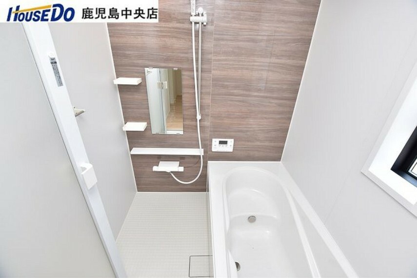 浴室 浴室暖房乾燥機付きの浴室です！窓付きで自然換気もできます
