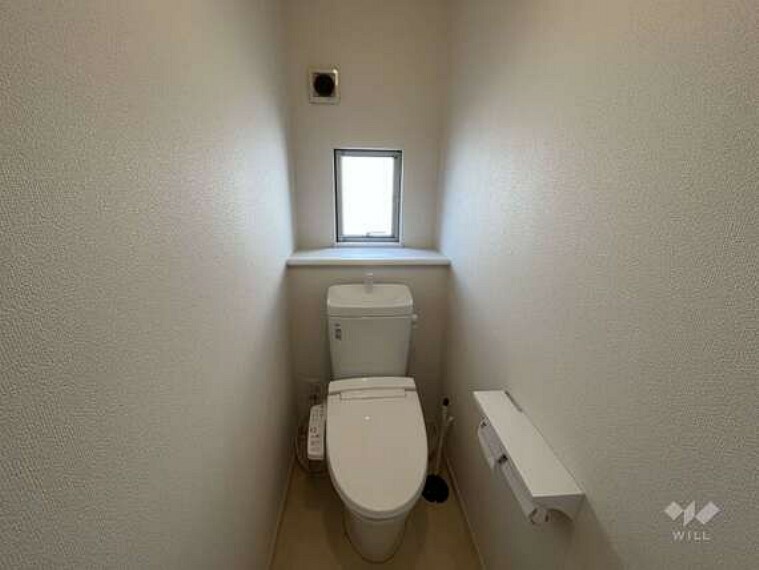 トイレ トイレ1階2階それぞれに設置されているので、朝みんなの準備が込み合う時間でも安心です。