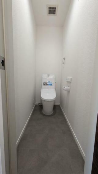 トイレ 【リフォーム済】TOTO製のトイレを取り付けました。新品のトイレを取り付けしております。