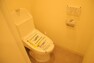 トイレ トイレは大きさや形、機能、抗菌性などが異なる多種多彩なタイプが各メーカーから出ています。それぞれに良さがあるため、事前にどういったタイプのトイレがいいのかをご家庭内で決めて、内見に行くといいでしょう。