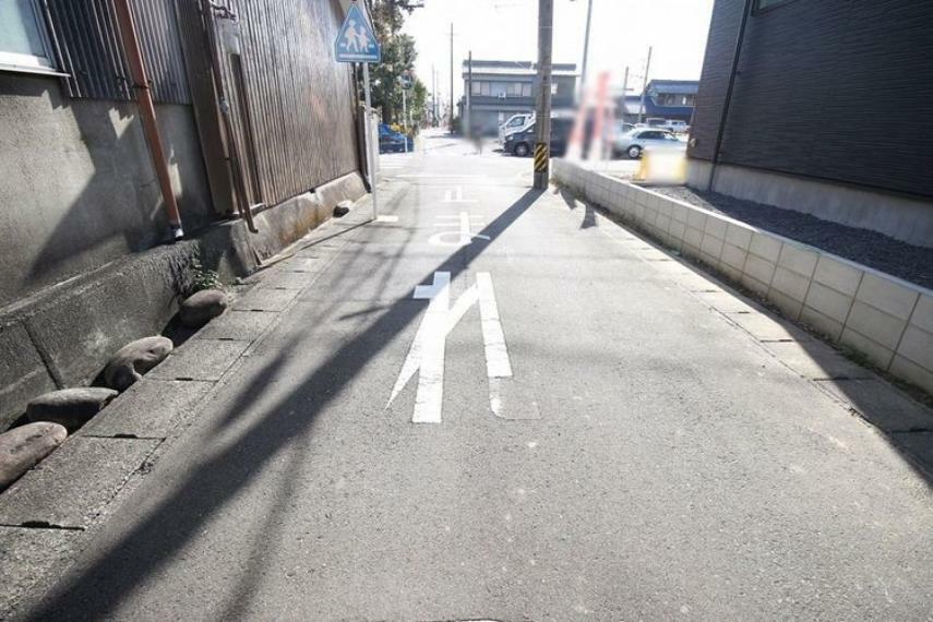 現況写真 前面道路含む現地写真