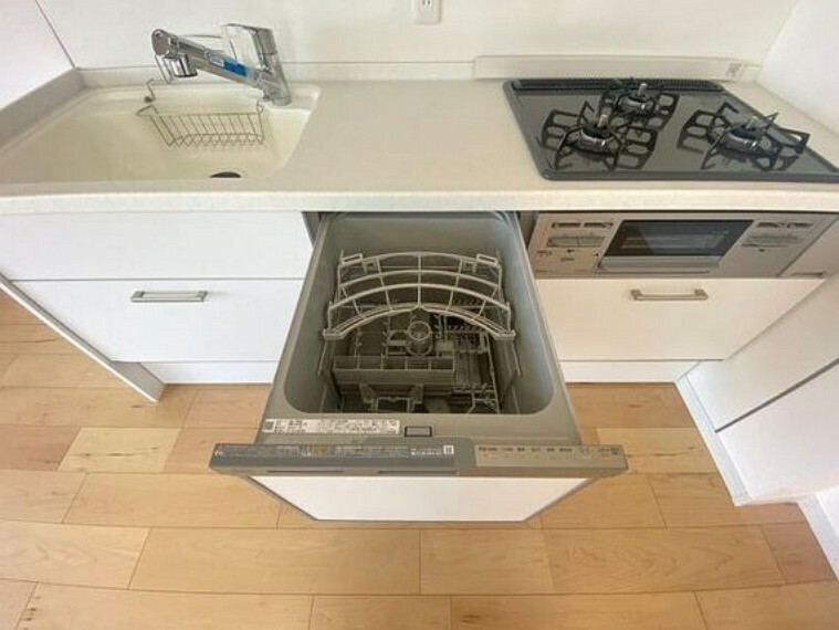 キッチン 食器を洗っている間にお掃除など、様々なシーンで家事の時短に役立つ食洗機。