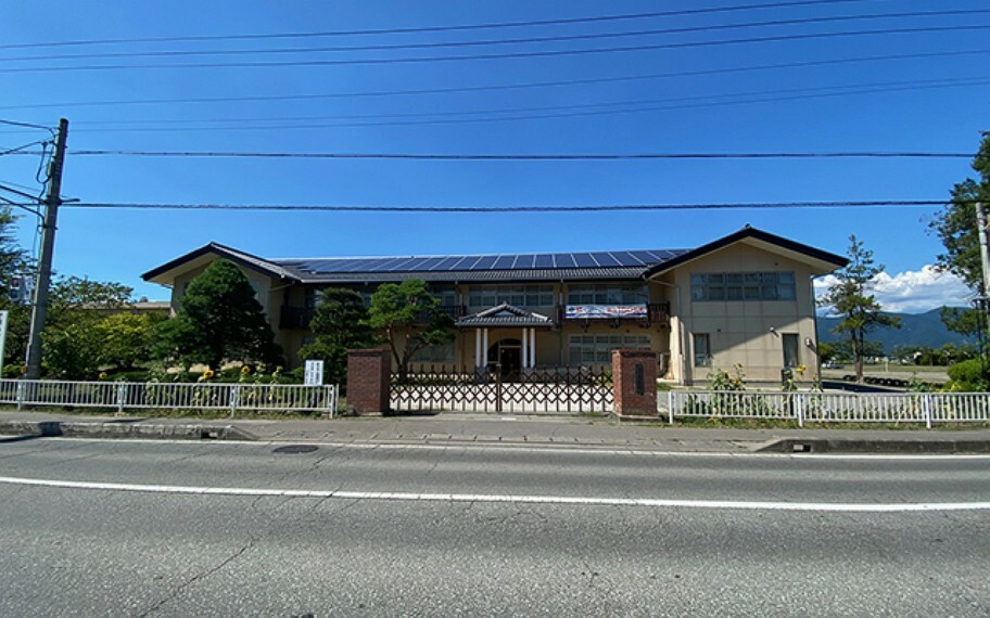 中塩田小学校（約1,400m）