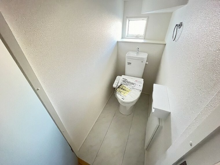 トイレ 新築戸建てなら今や標準装備は当たり前。気持ちいいウォシュレット機能。
