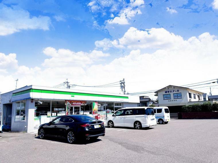 コンビニ ファミリーマート 美濃加茂清水店まで約1340m