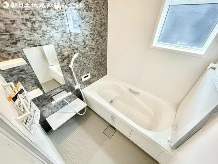 浴室 浴室乾燥機はもちろん、日常の中で使う人たちに配慮された細かい設備。標準仕様で「あったらいいな」を再現しました。