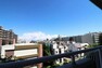 眺望 バルコニーからの眺め　晴れた日は青空が広がります。