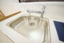 キッチン 浄水器付き水栓でいつでも綺麗なお水が使えます。