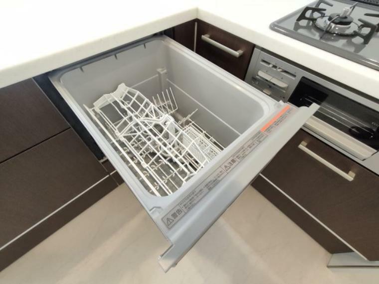 キッチン ・食洗機 　後片付けが楽になる食器洗浄乾燥機付き！環境にも手荒れにも優しい、嬉しい設備です。