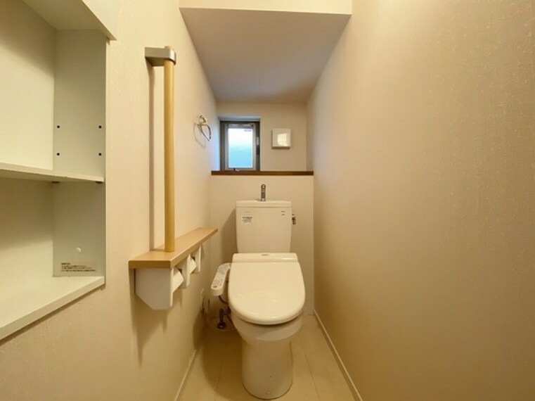 トイレ 十分なスペースを確保したトイレ。収納もございますのでシンプルな空間を保てます。