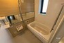 浴室 浴室［2023年11月20日撮影］新規交換済みの浴室です。追い焚き機能や浴室乾燥機付で日々の疲れを癒すのに最適な空間です。