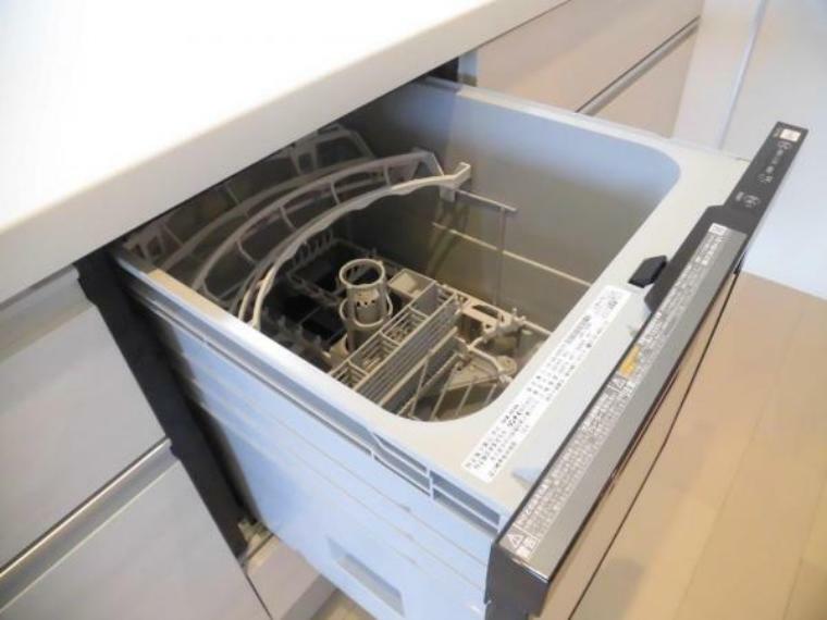 【同仕様写真/食洗器】新品交換するキッチンには食洗器を設置予定です。家事を手伝ってくれる便利家電が設置済なのは嬉しいですね。