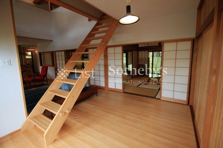 宮大工の匠の技と伝統構法で作る本物の木組み階段