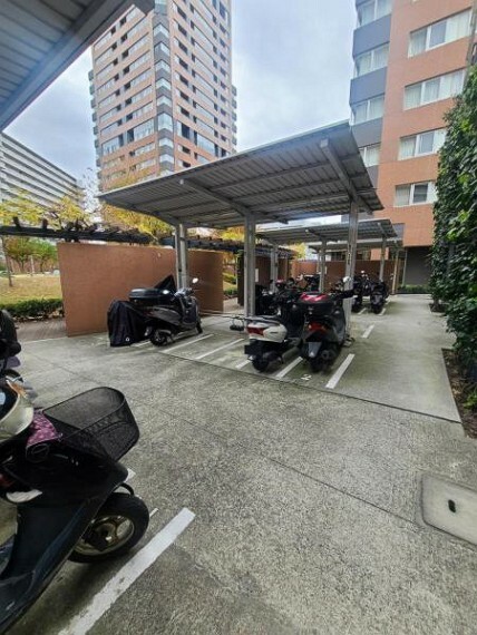 駐車場 バイク置き場も確保されています。