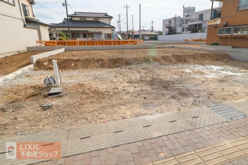 現況外観写真 【現地撮影写真】建築中。