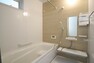 浴室 一坪サイズの浴室に足の伸ばせる浴槽 浴室換気乾燥機付きで雨の日もお洗濯も安心