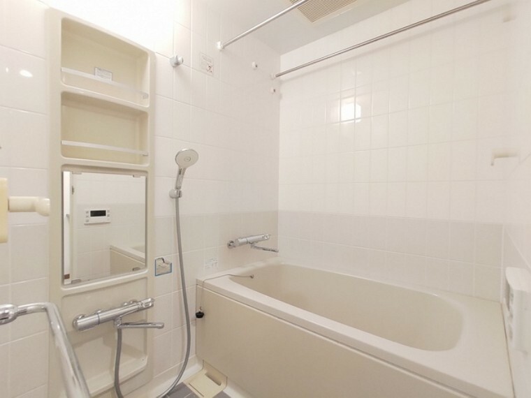 浴室 浴室は雨の日のお洗濯も安心の浴室暖房乾燥機付き！
