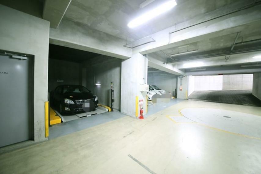 駐車場 敷地内駐車場です（空き状況はお問い合わせ下さいませ。）