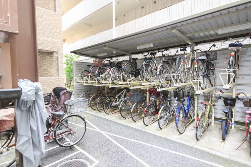 駐輪場 駐輪場があると自転車を自由に出し入れ出来るので便利。