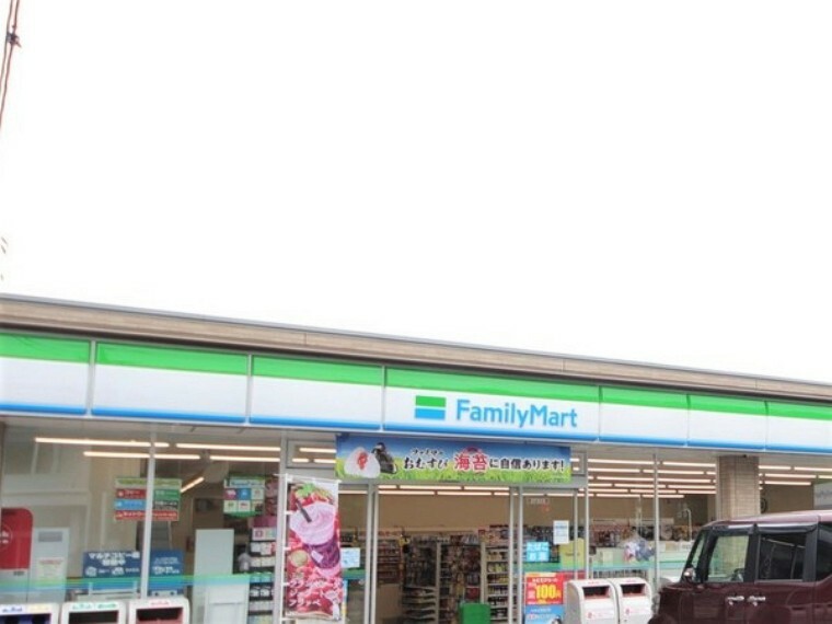 コンビニ ファミリーマート中白根店