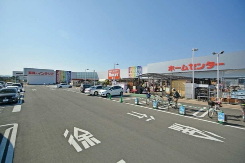 ホームセンター 島忠ホームズ川越的場店