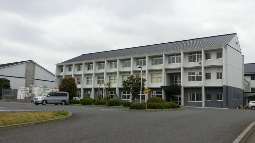 成田市立西中学校 徒歩22分。（約1,730m）