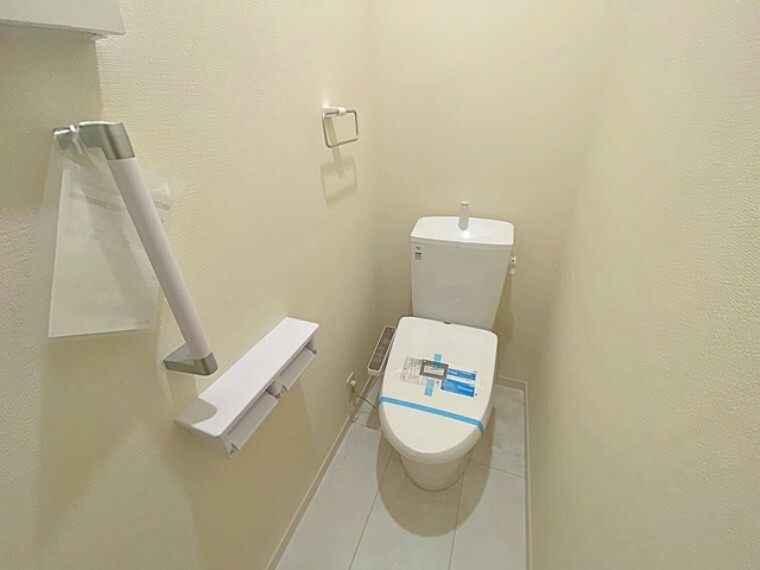 トイレ 各フロア1カ所ずつシャワー機能付トイレを設置しており、忙しい朝の混雑も解消！