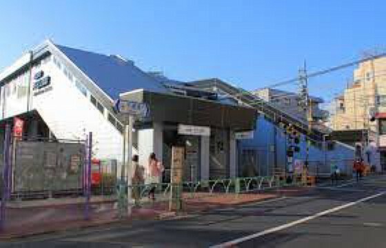 芦花公園駅:京王線が利用可能。都心への通勤通学に便利です！（880m）