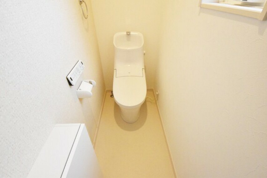 トイレ 2階トイレはキャビネット付き【標準設備】