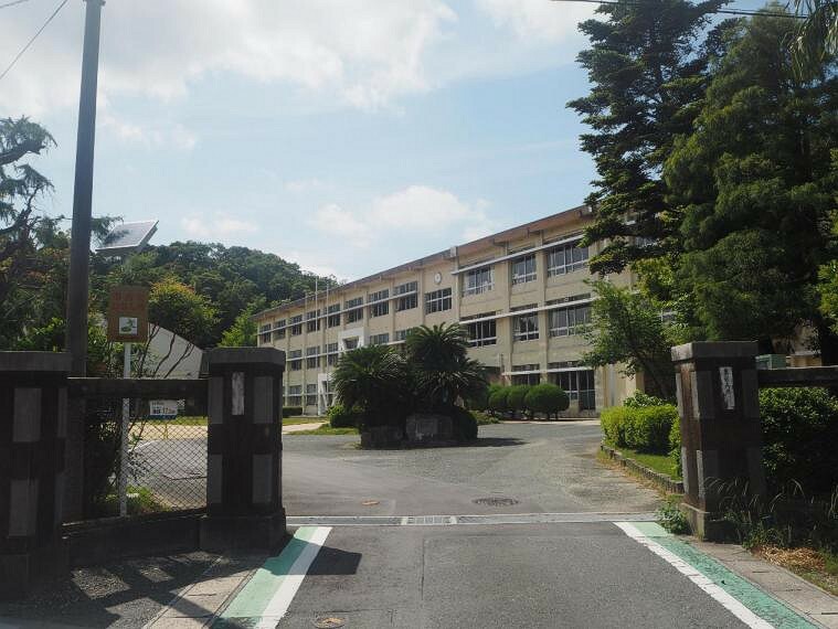 小学校 豊川市立国府小学校まで約1220m（徒歩16分）