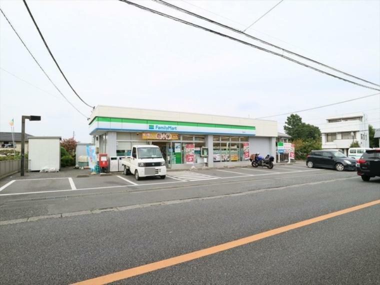 コンビニ ファミリーマート狭山店