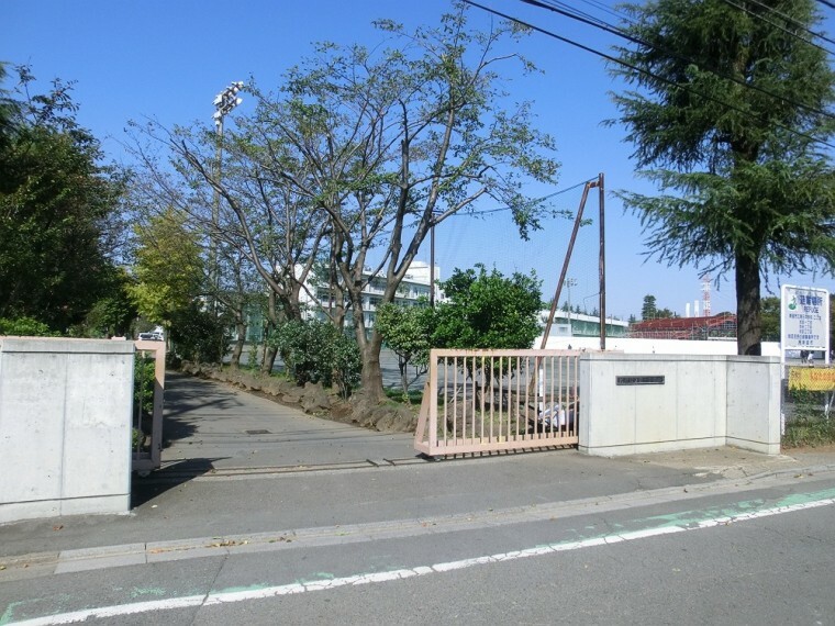 中学校 【中学校】新座市立第三中学校まで599m