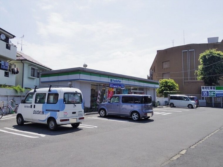 コンビニ ファミリーマート所沢星の宮店