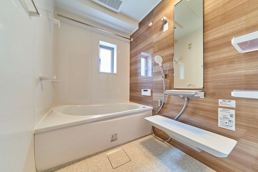 浴室 【ユニットバス】追い焚き機能＆浴室暖房乾燥機付きで“快適なバスルーム”になっています