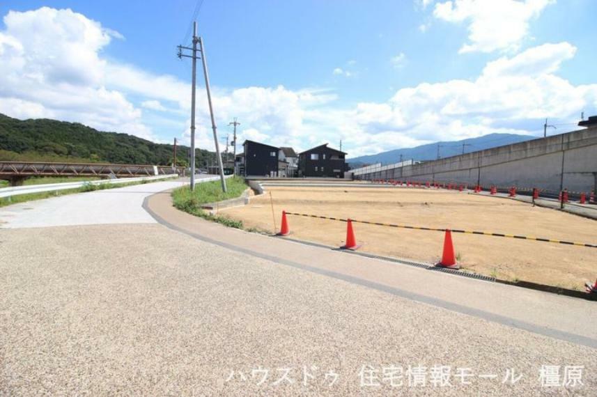 現況写真 前面道路含む現地写真